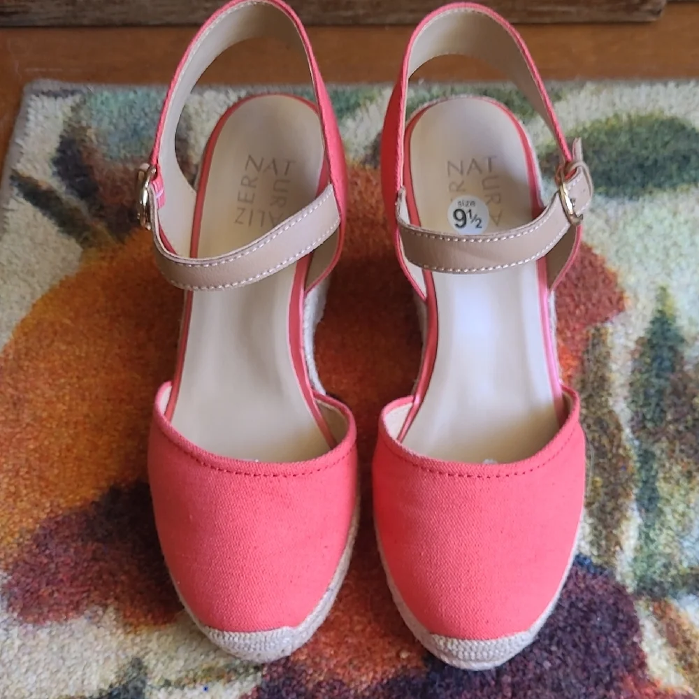 Naturalizer Phebe Coral Wedge Sandals Size 9.5